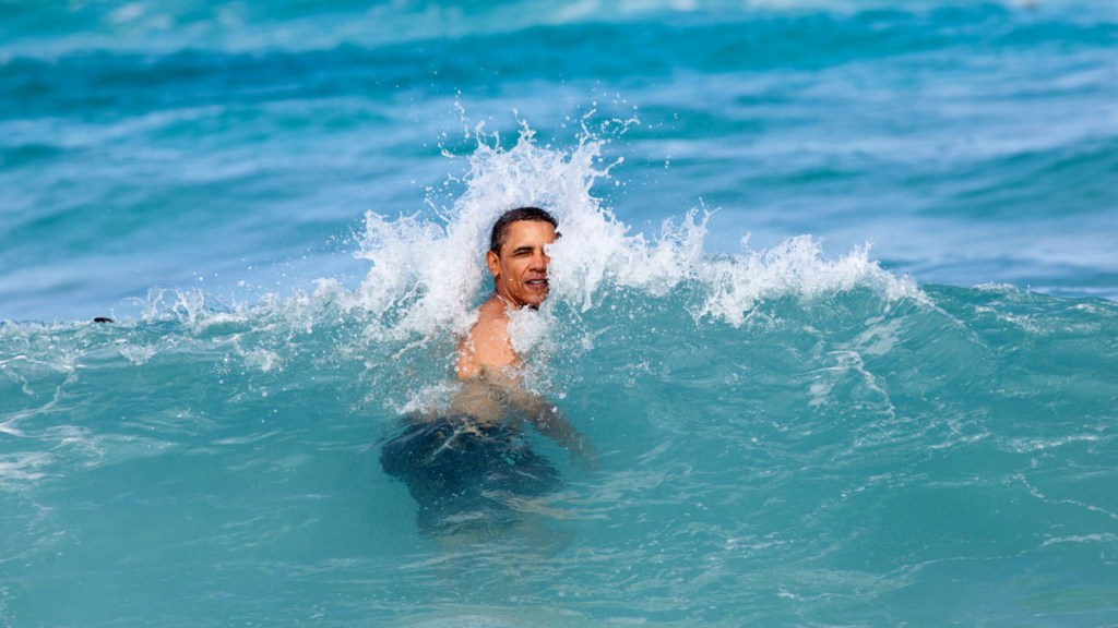 Obama en unas vacaciones en Hawái. | Pete Souza / Zuma Press / ContactoPhoto